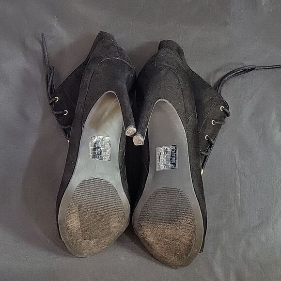 FOREVER 21 SUEDE LACE UP FRONT STILETTOS HEELED BOOTIE - Picture 12 of 13